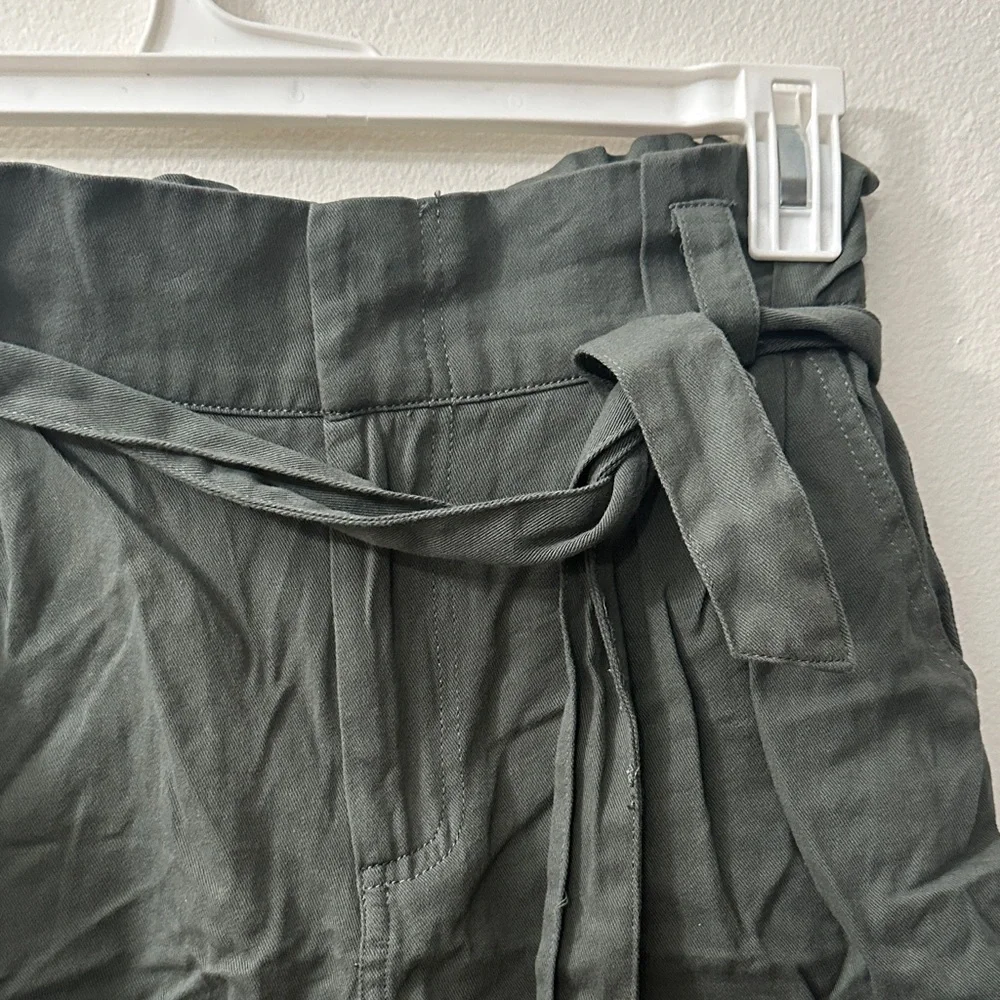 KENDALL & KYLIE Olive Green Paperbag Shorts Belted $47 SIZE SMALL Casual Frayed - Picture 3 of 6